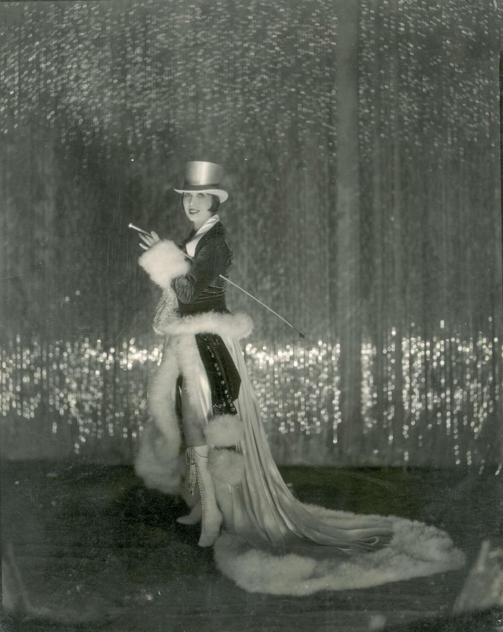 Mistinguett in ‘La Revue Mistinguett’, Moulin Rouge, 1925.