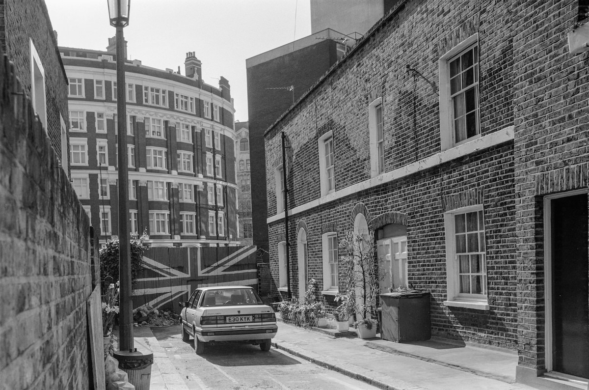 Skinner Place, Belgravia, Kensington and Chelsea, 1988