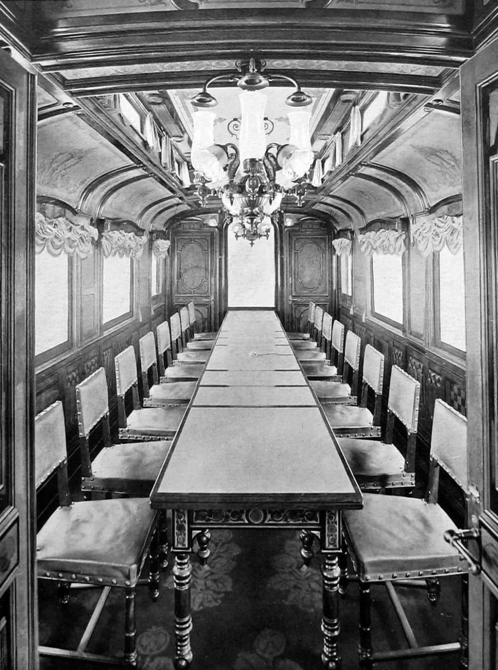 The dining-car.