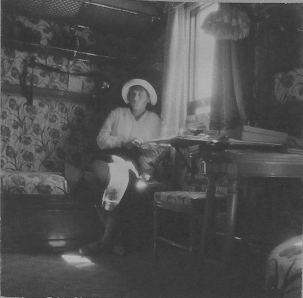 Grand Duchess Anastasia inside the Imperial train in 1916.