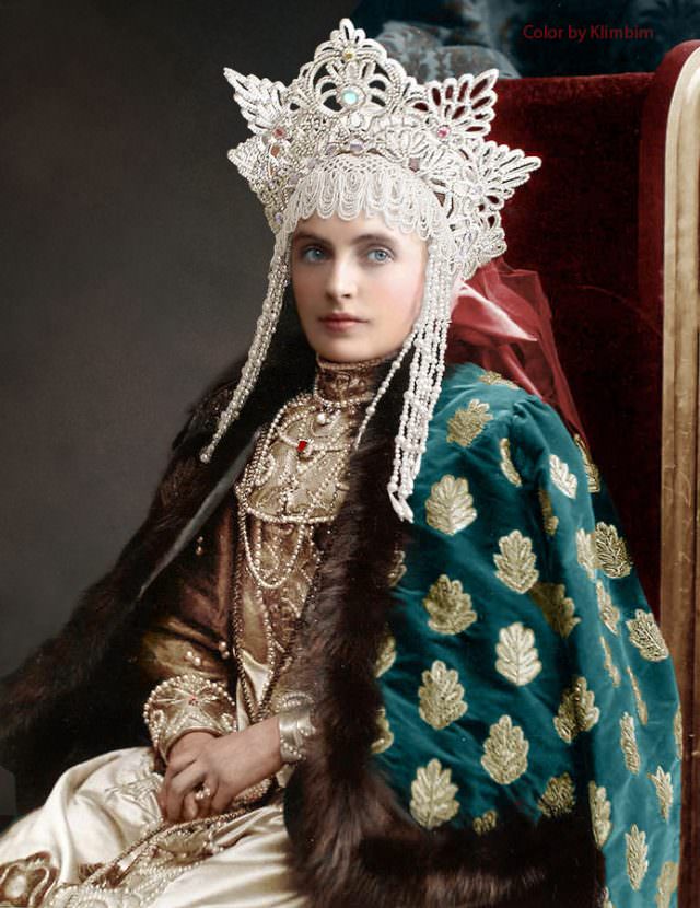 Spectacular Colorized Photos of Romanovs’ Final Ball Taken in 1903, St. Petersburg, Russia