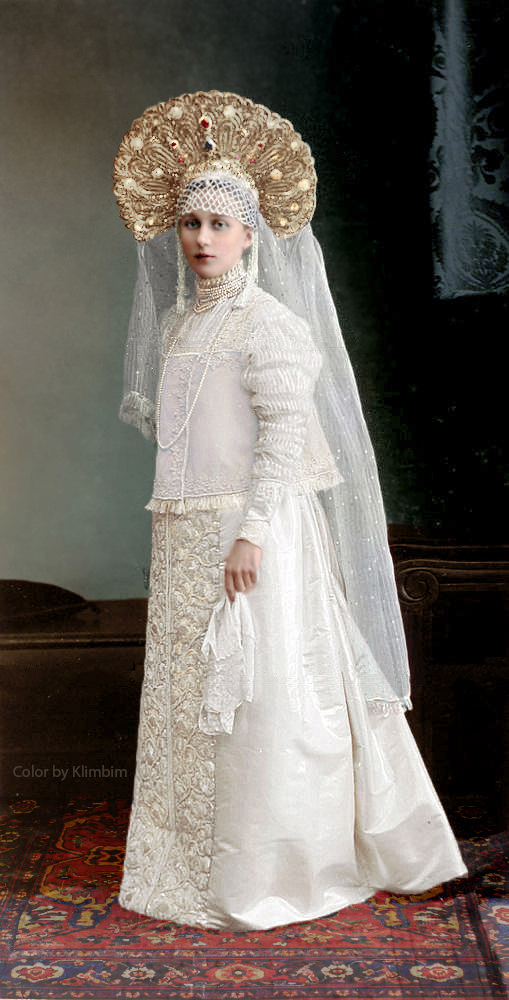 Spectacular Colorized Photos of Romanovs’ Final Ball Taken in 1903, St. Petersburg, Russia