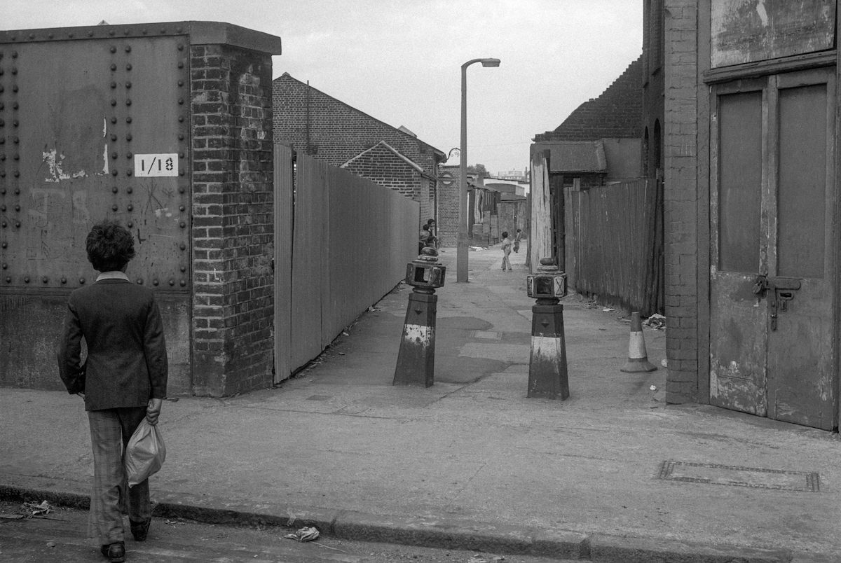 Alley off Brick Lane and Shoreditch Underground Station, Shoreditch, Tower Hamlets. 1980