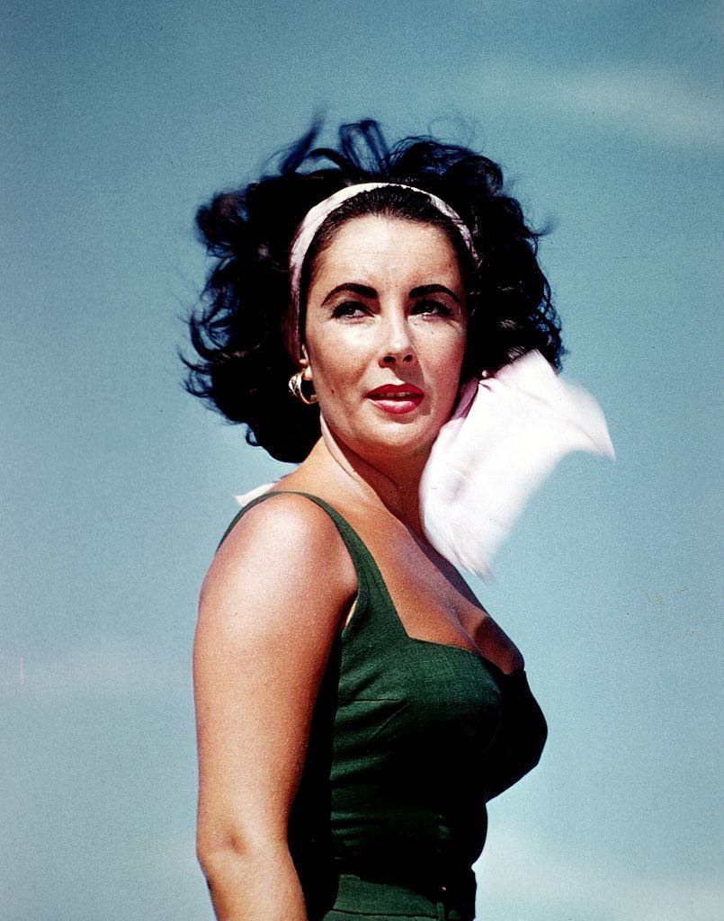 Elizabeth Taylor on the film set of 'Suddenly Last Summer'.