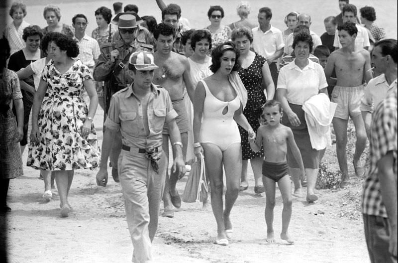 Elizabeth Taylor on the beach.