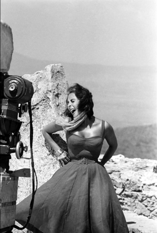 Elizabeth Taylor on the set of "Suddenly, Last Summer".