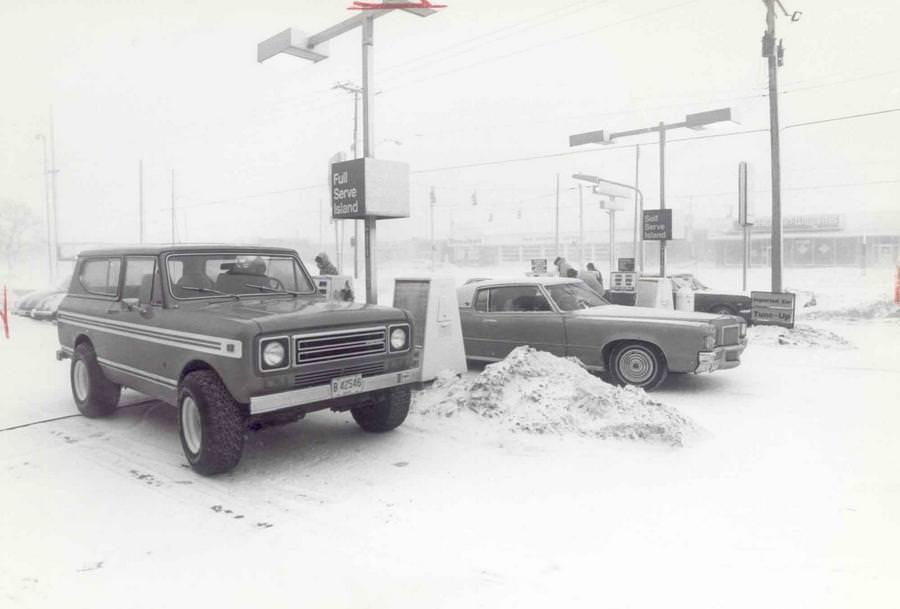 Drivers kept this Reynoldsburg service station busy Thursday because they did not want to run short of fuel with a blizzard howling about.