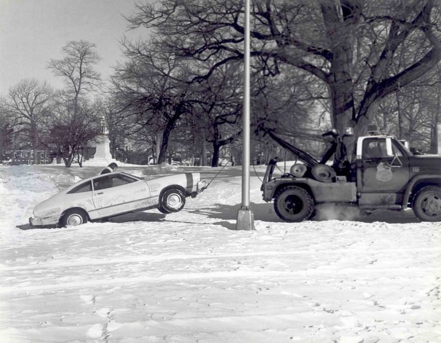 1,500 automobiles were stranded on Ohio highways and 6,000 motorists had to be rescued by Highway Patrol troopers.