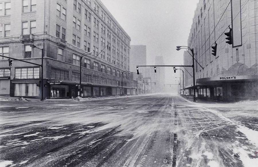 Welcome to downtown Akron’s “rush hour” during the Blizzard of 1978. This ghostly photo, which looks north on Main Street at O’Neil’s and Polsky’s department stores, was taken at 4:45 p.m. Jan. 26.