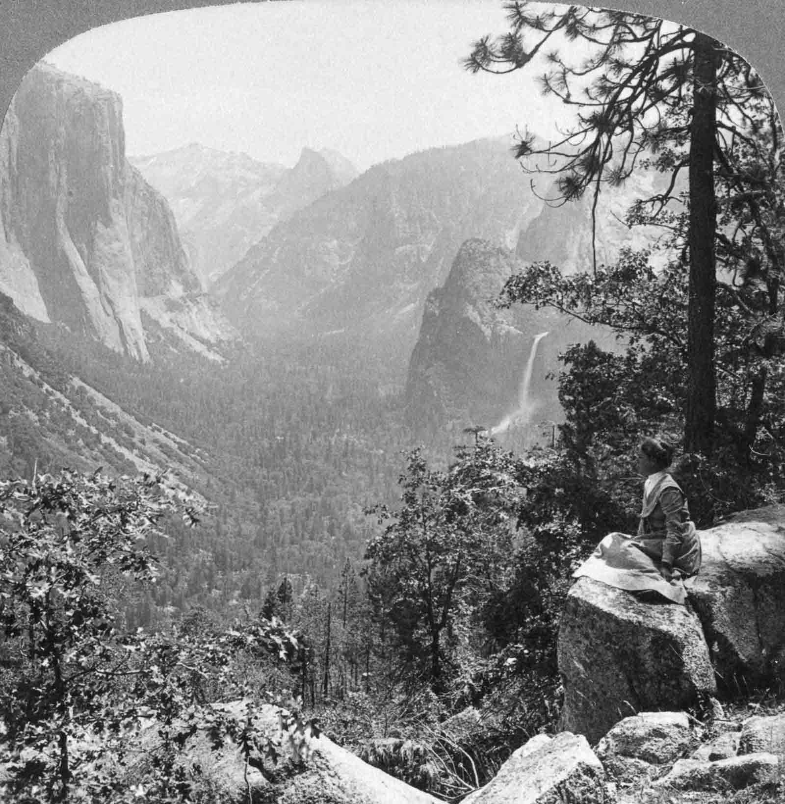 1The view of Yosemite Valley from Inspiration Point, 1902.