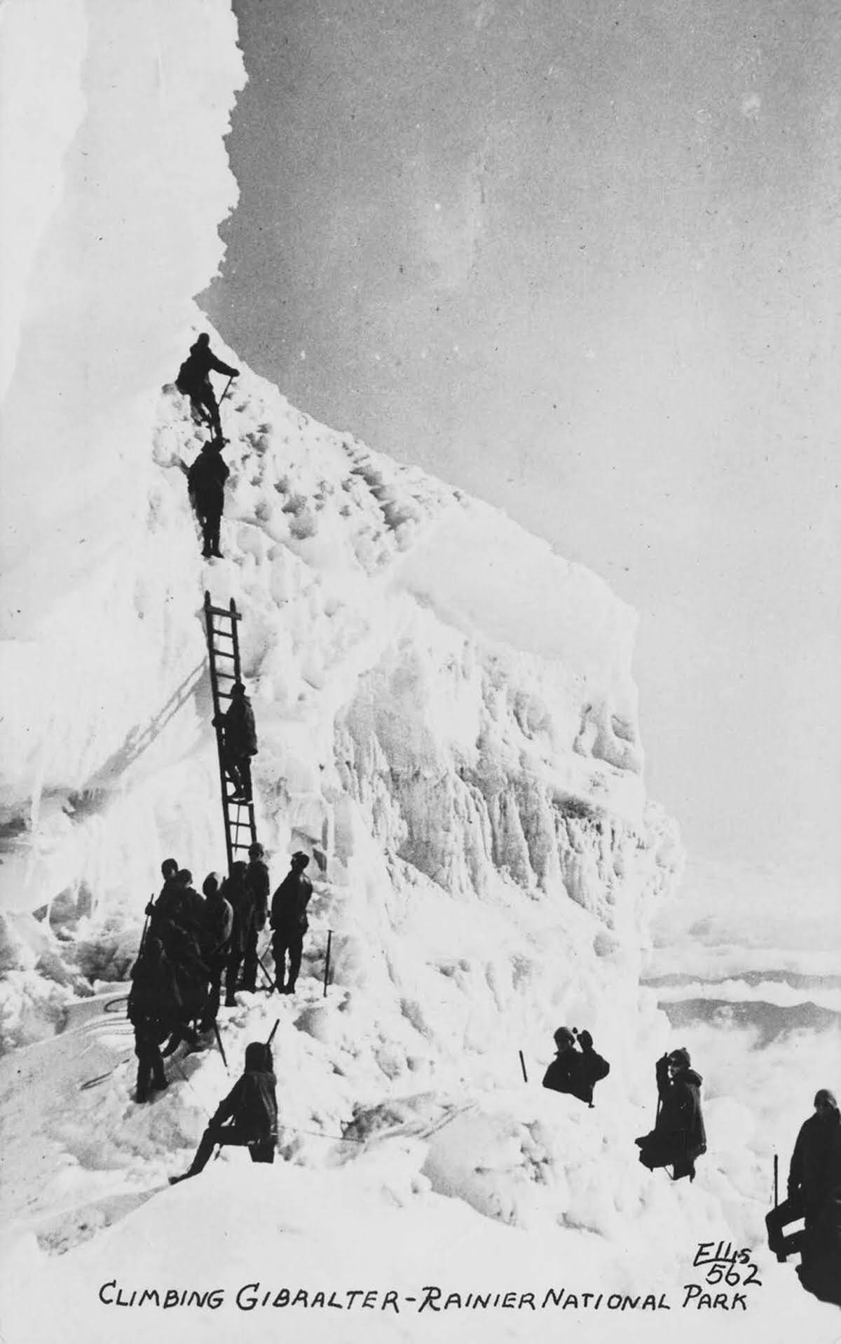 Climbers scale Mt. Rainier, 1910.
