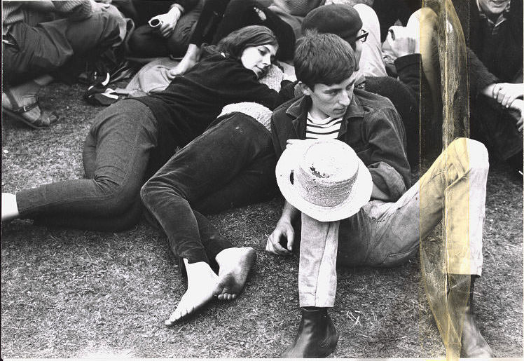Teenagers on the ground, Beaulieu Jazz Festival, 1961
