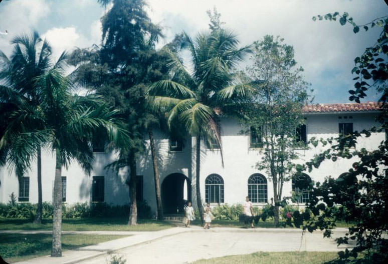 San Juan. Robinson School, Santurce