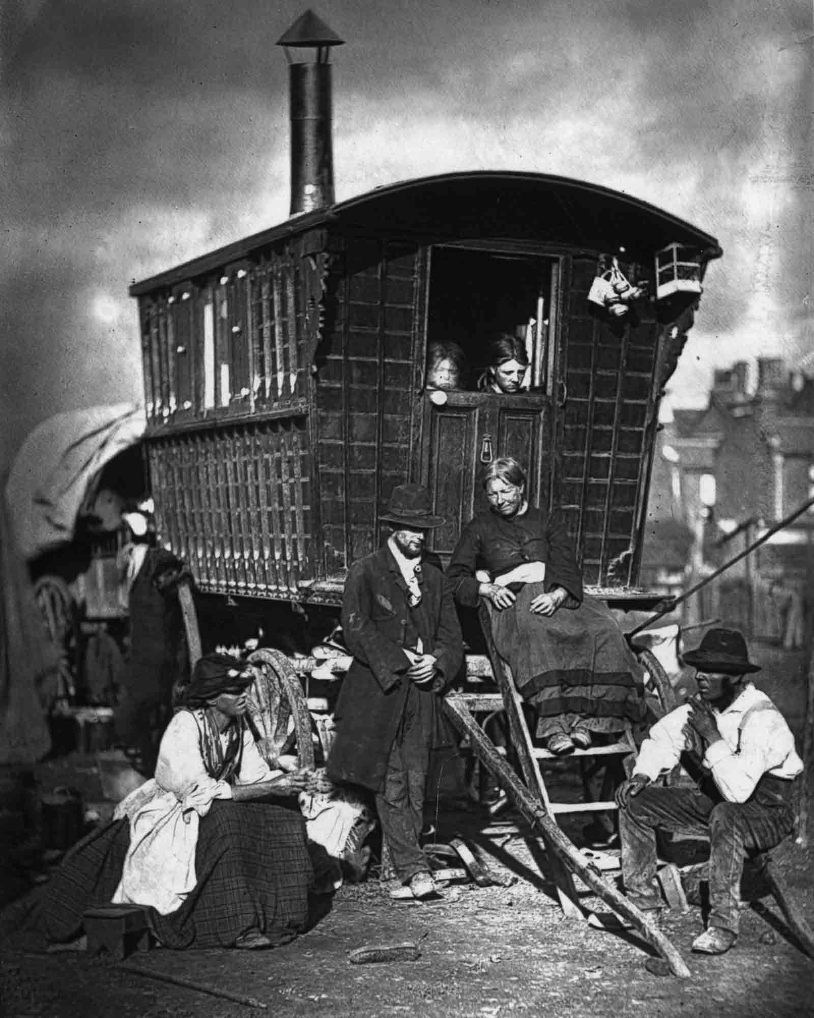 A “Gypsy” caravan at an encampment near Latimer Road in Notting Hill, 1877.