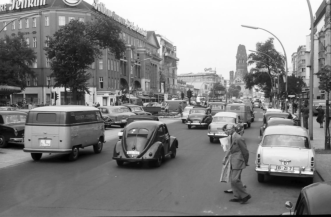 Kurfürstendamm in a westerly direction from Joachimsthaler Strasse in Berlin-Charlottenburg . 1955