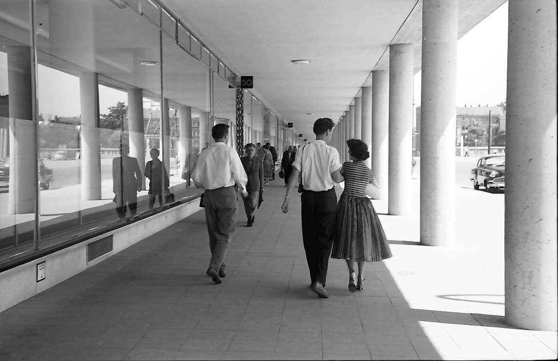 Colonnades at the Bikini House in Berlin-Charlottenburg, 1957