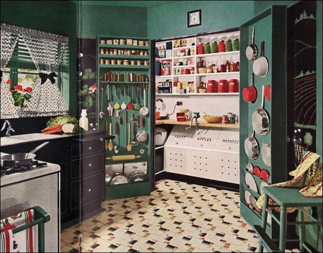 1945 Armstrong with Working Pantry