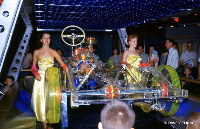 Plymouth 1952 , "See Through Car" - Auto Concept Display, Chicago Auto Show, 1952