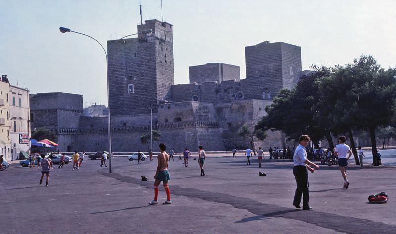 Piazza Federico II di Svevia, with the Castello Svevo di Bari in the background