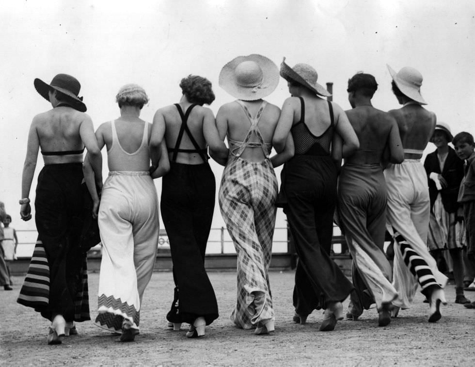 Fabulous Pajama Styles That Women Wore at the Beaches in the 1930s