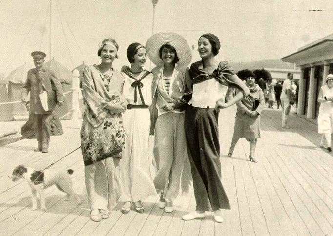 Fabulous Pajama Styles That Women Wore at the Beaches in the 1930s