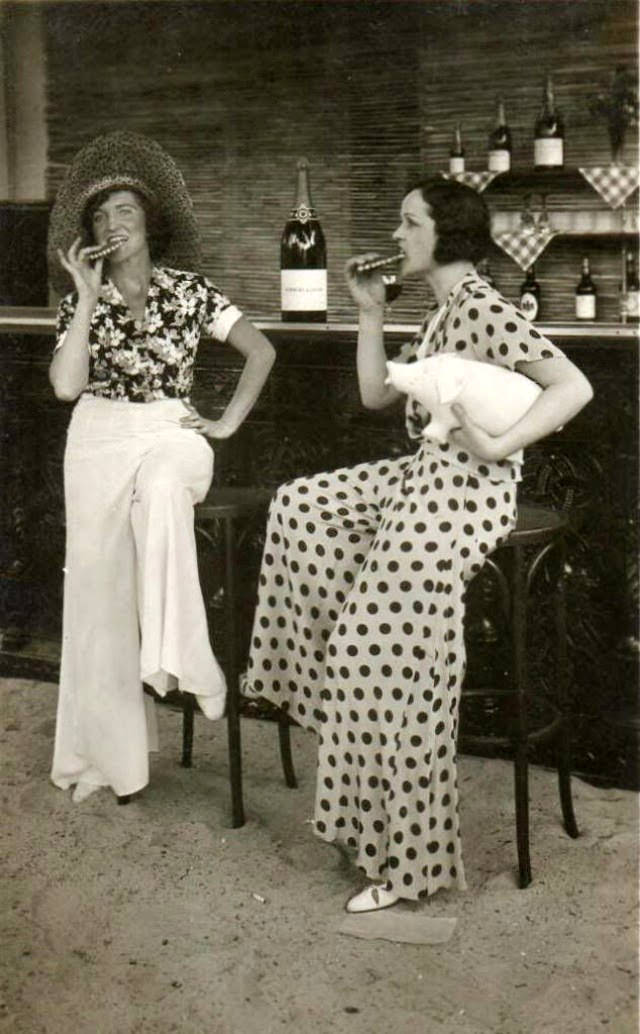 Fabulous Pajama Styles That Women Wore at the Beaches in the 1930s