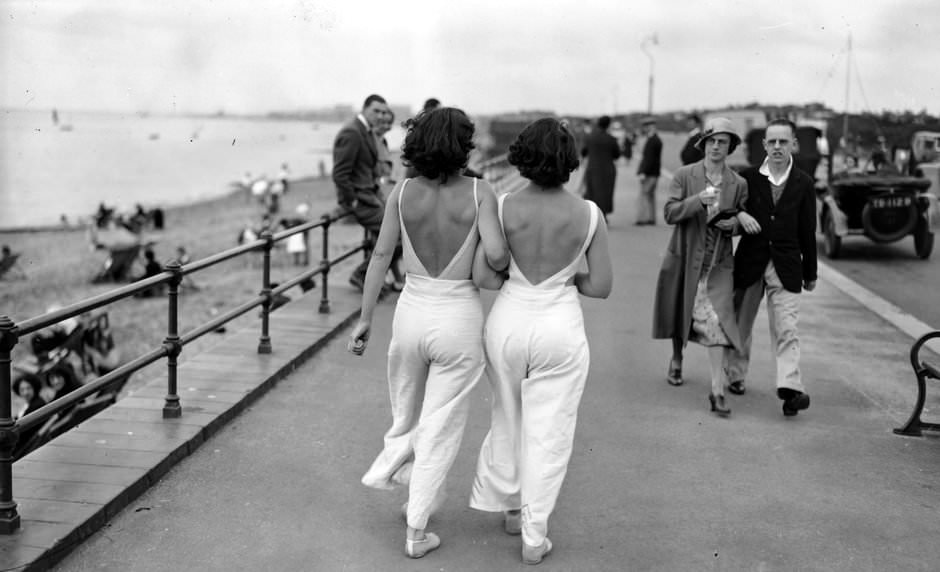 Fabulous Pajama Styles That Women Wore at the Beaches in the 1930s