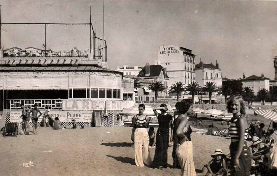 Fabulous Pajama Styles That Women Wore at the Beaches in the 1930s