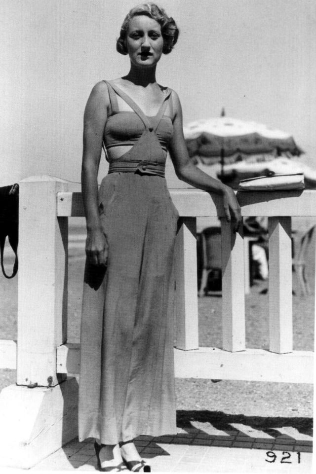 Fabulous Pajama Styles That Women Wore at the Beaches in the 1930s