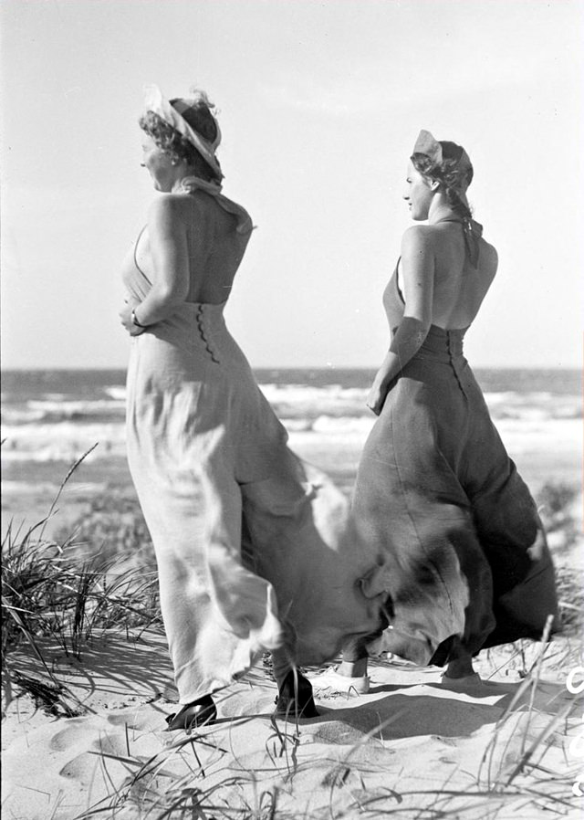 Fabulous Pajama Styles That Women Wore at the Beaches in the 1930s