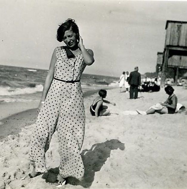 Fabulous Pajama Styles That Women Wore at the Beaches in the 1930s