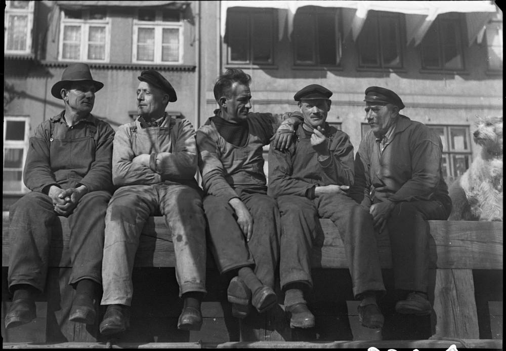 Traders taking a break at Slotsholmskanalen