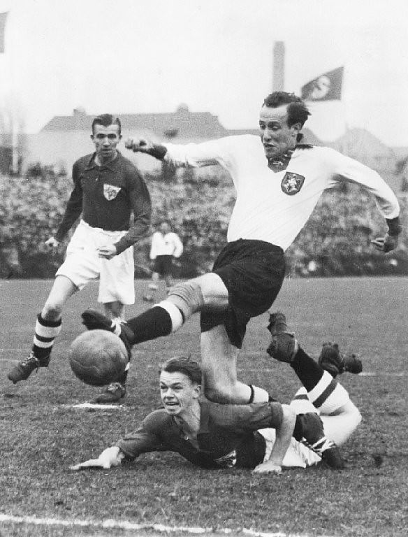Soccer. Denmark - Germany. Germany won 1-0. Hamburg, November 1940.