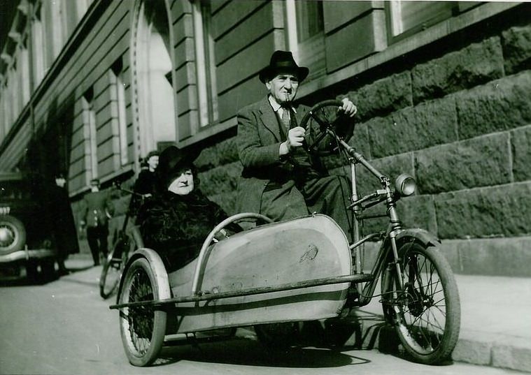 Bike with a side car (Between 1940 and 1945)