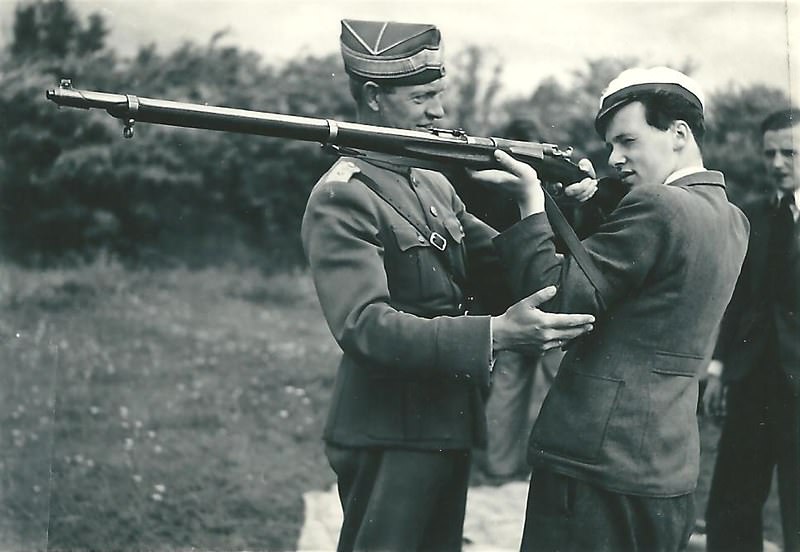 Harald Heering from Akademisk Skytteforening (Academic Rifle Club). Small arms instructor: Captain Hingel