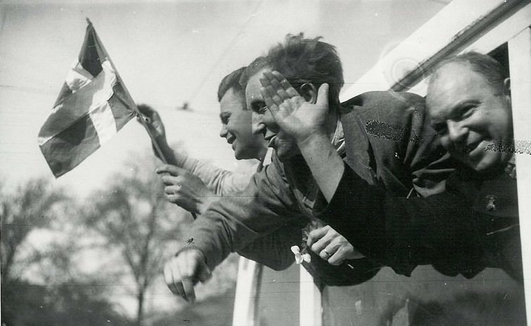 The police on their way to Sweden, returning from concentration camp in Germany. 1945