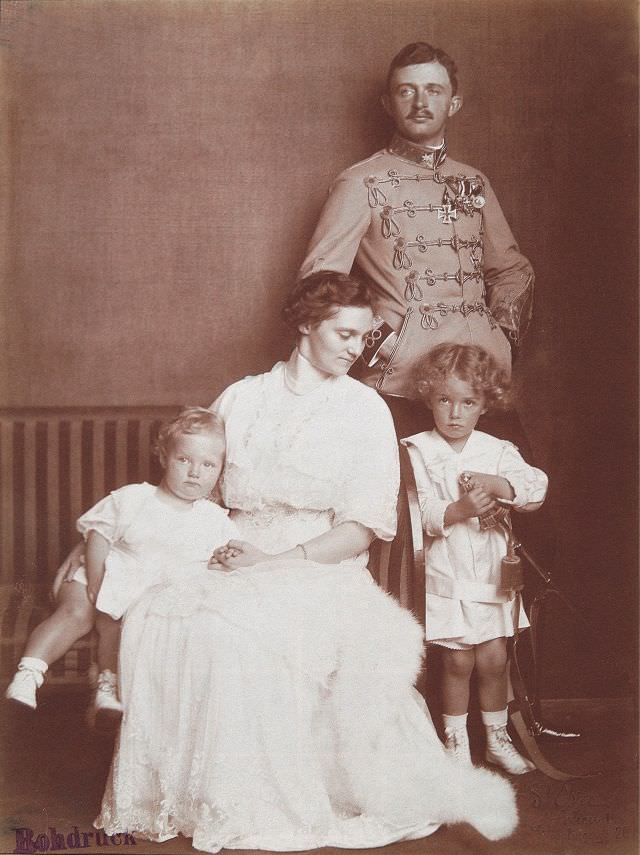 Archduke Karl and Archduchess Zita with their children Otto and Adelheid, 1915
