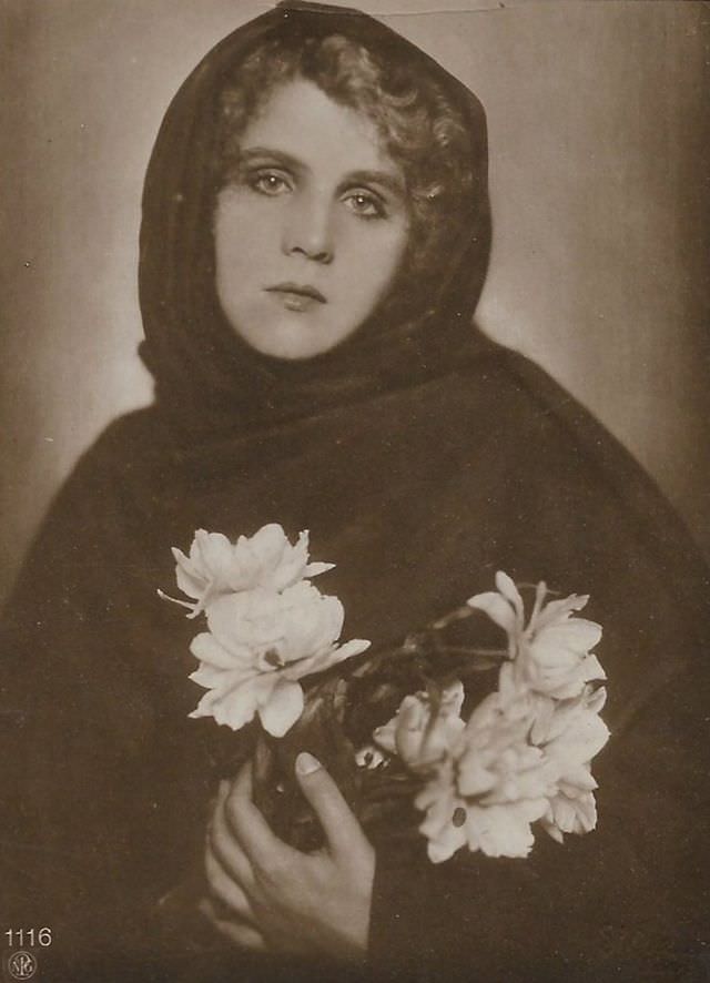 Magda Sonja, 1920s