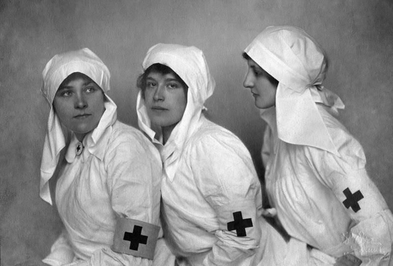 Countess von Haugwitz-Széchényi, Countess Khevenhüller-Fürstenberg and Countess Marie Choloniewska serving in the Red Cross during the First World War, 1914