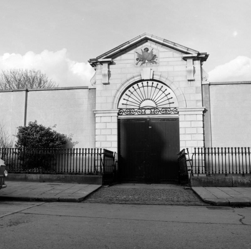 Ornate arch and gateway, Charlemont House, Parnell Square North at 116 St James's Street, Dublin, 1966