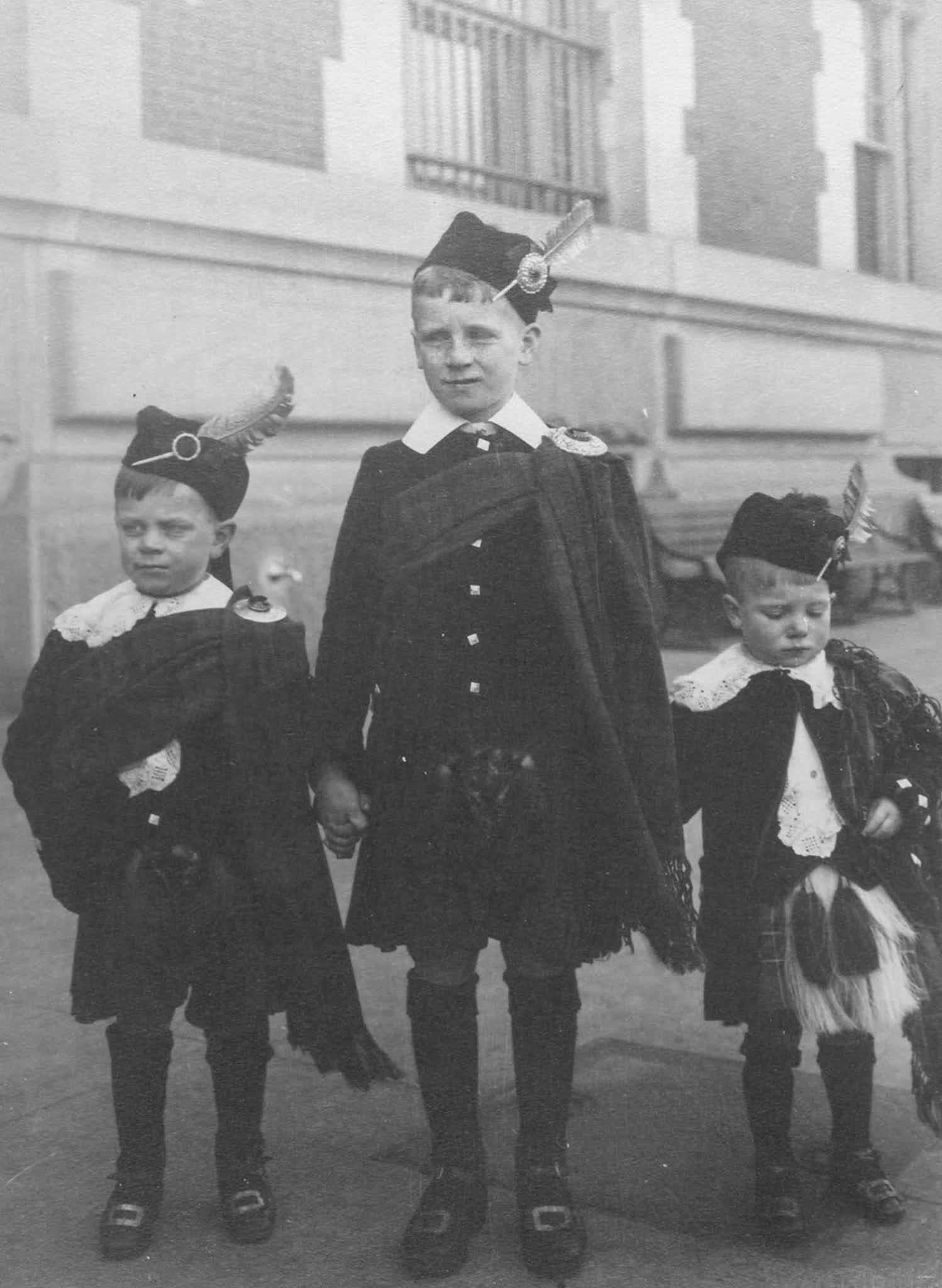 Scottish boys.” 1910.