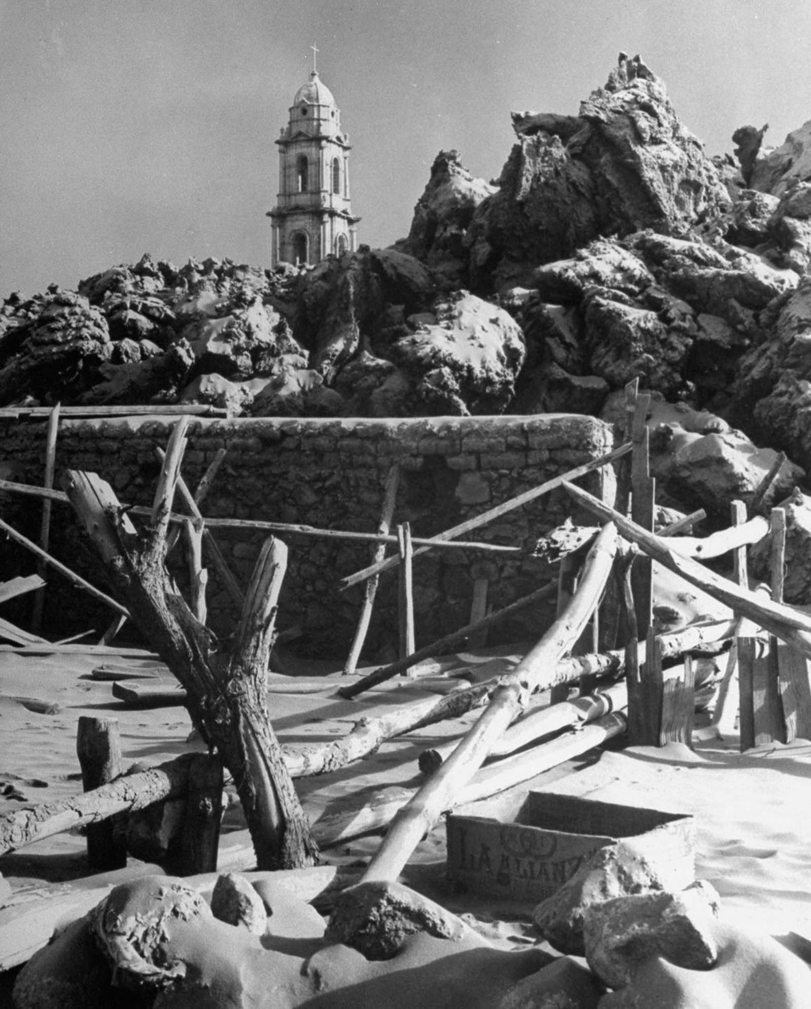 Rare Photos Documenting the Eruption of Parícutin volcano in 1943