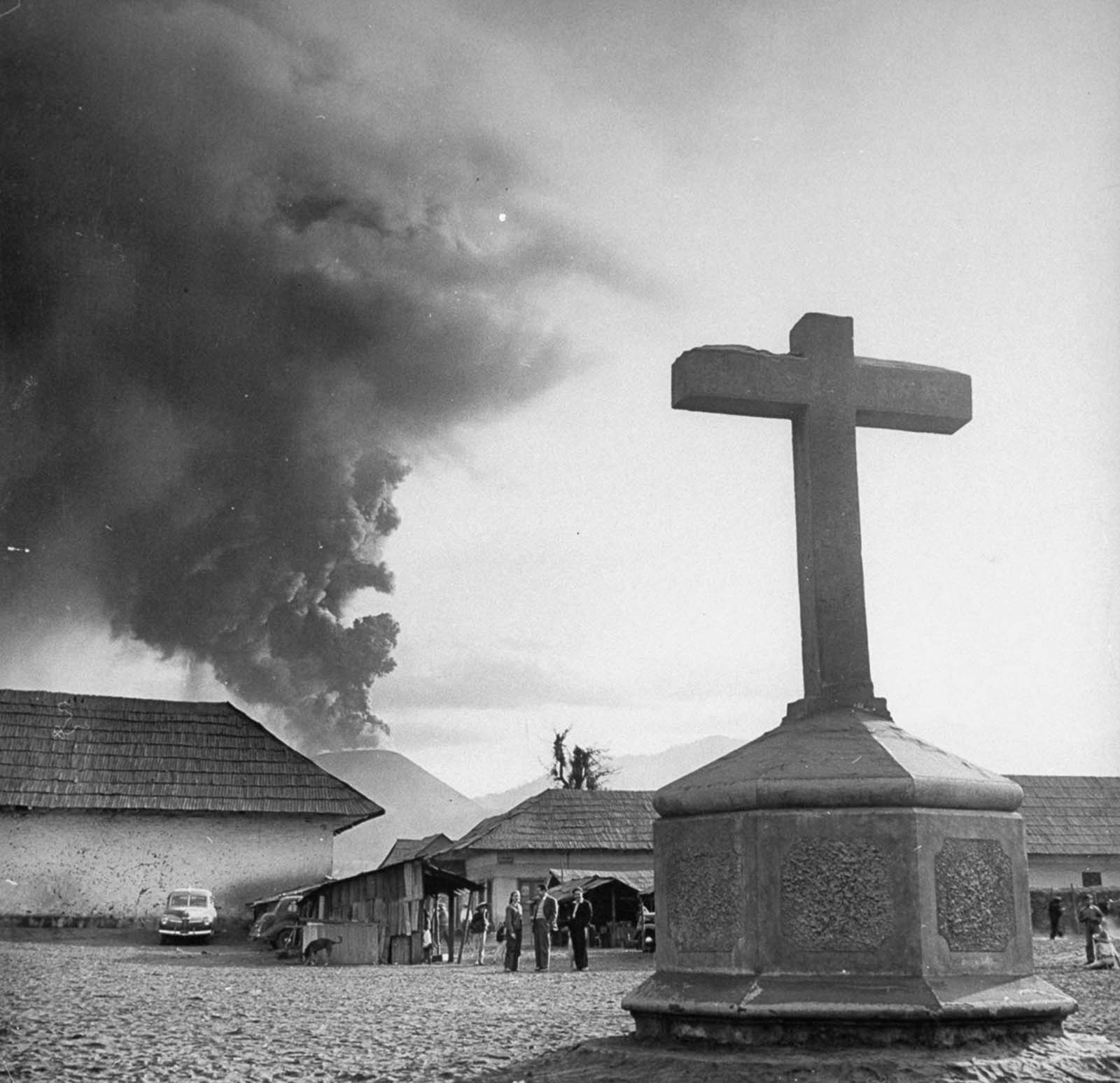 Rare Photos Documenting the Eruption of Parícutin volcano in 1943