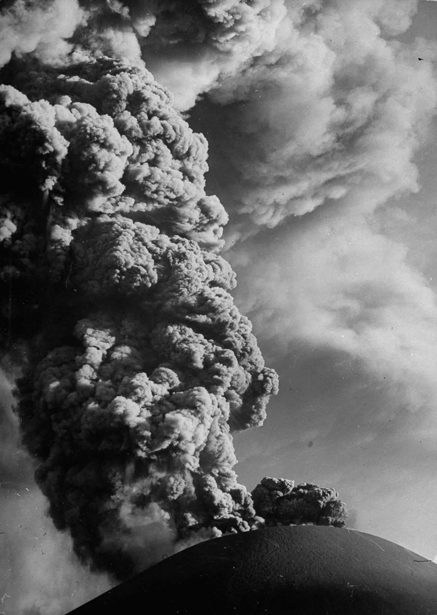 Rare Photos Documenting the Eruption of Parícutin volcano in 1943