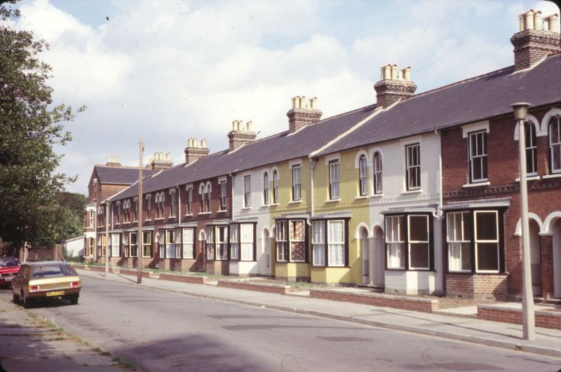 Alderman Road looking east