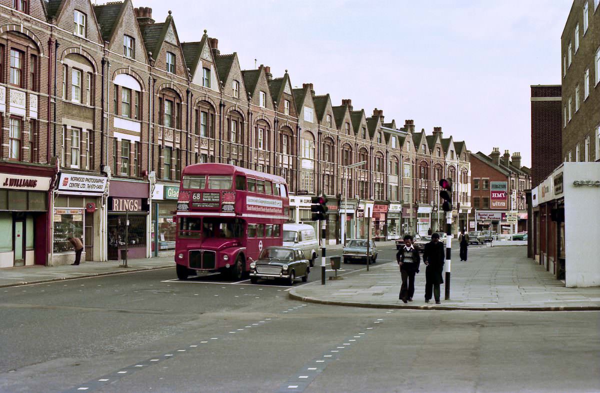 AEC Routemaster No. RM 401 waits at traffic lights in Norwood Road, West Norwood while working route 68 to Euston, 16th March 1975.