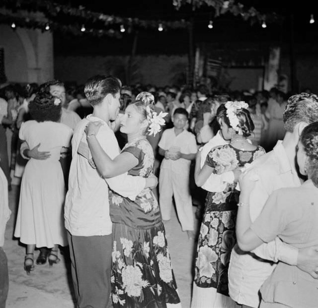 Couples dance in traditional dress in Tehuantepec.