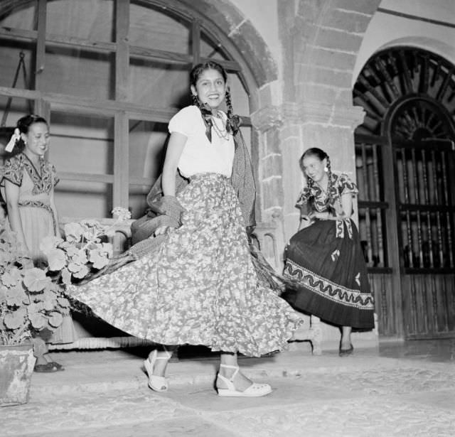 Local women perform on a street in San Miguel de Allende.