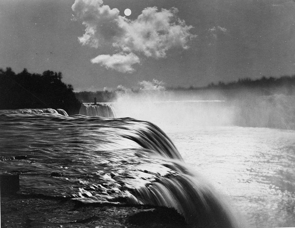 Niagara Moonlight, 1890s.