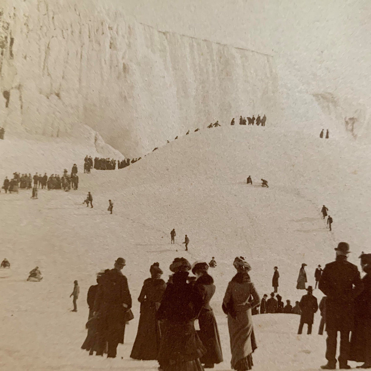 Niagara Falls, 1905.